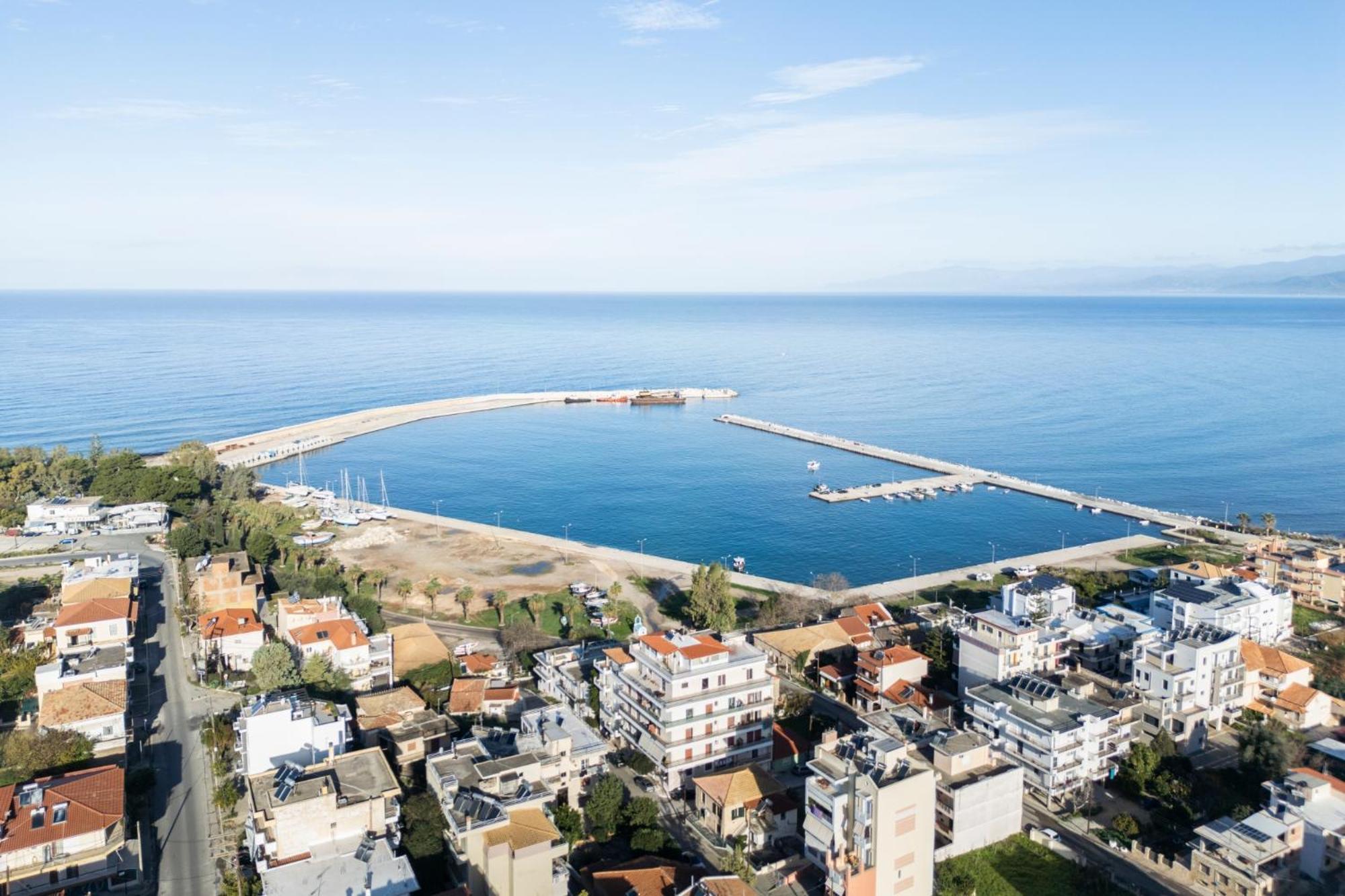 Rincon De Luz Villa Kyparissia Bagian luar foto